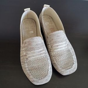 Easy slip on knit vegan loafer (NWOT)